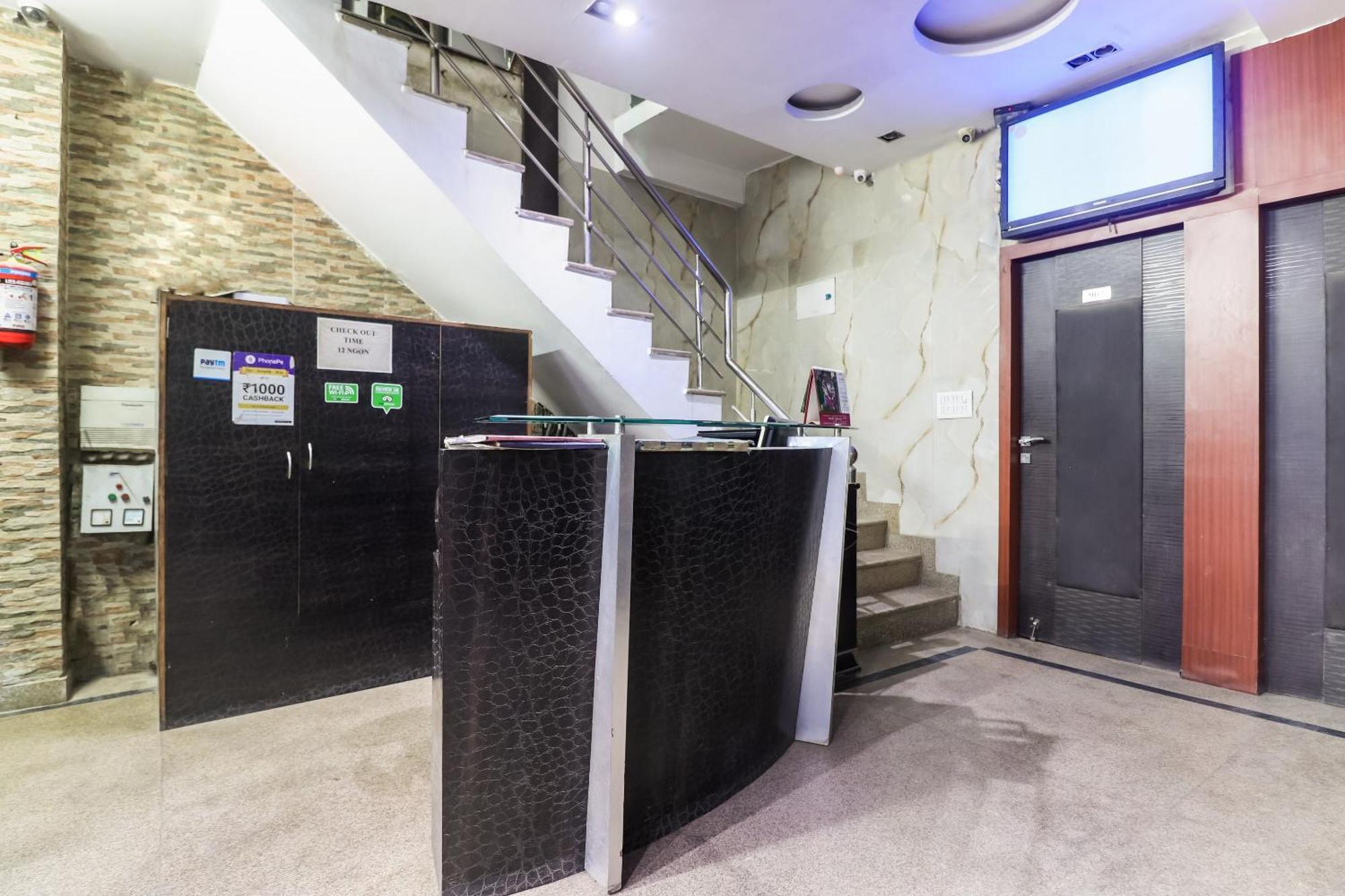 Oyo Flagship Just-9 Inn Near Sahara Ganj Mall Lucknow Bagian luar foto